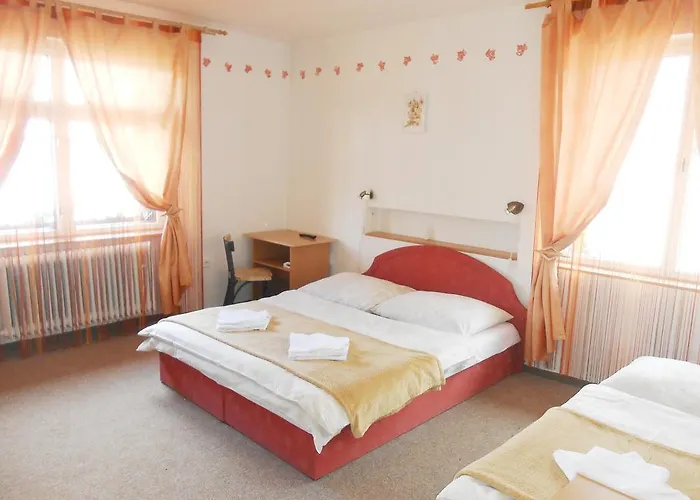 Hotel White Rabbit Hall 3*