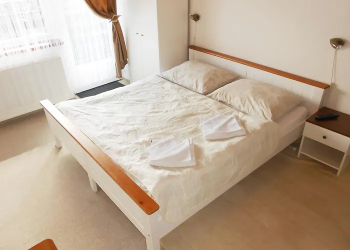 White Rabbit Hall 3*